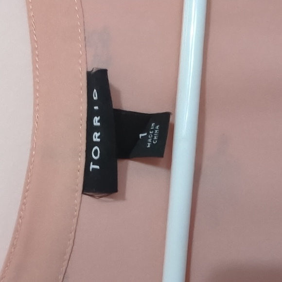 Torrid Size 1 Pale Pink Paris Inspired Blouse - Picture 3 of 4